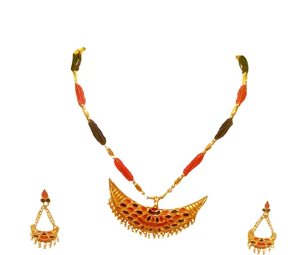 Assamese_Traditional_Gold_Plated_Red_Black_Colour_Joonbiri_Tassel_Jewellery_Set_For_Women